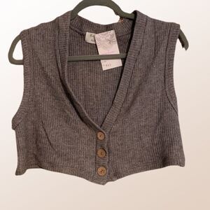 CROP BUTTON‎ FRONT SWEATER VEST